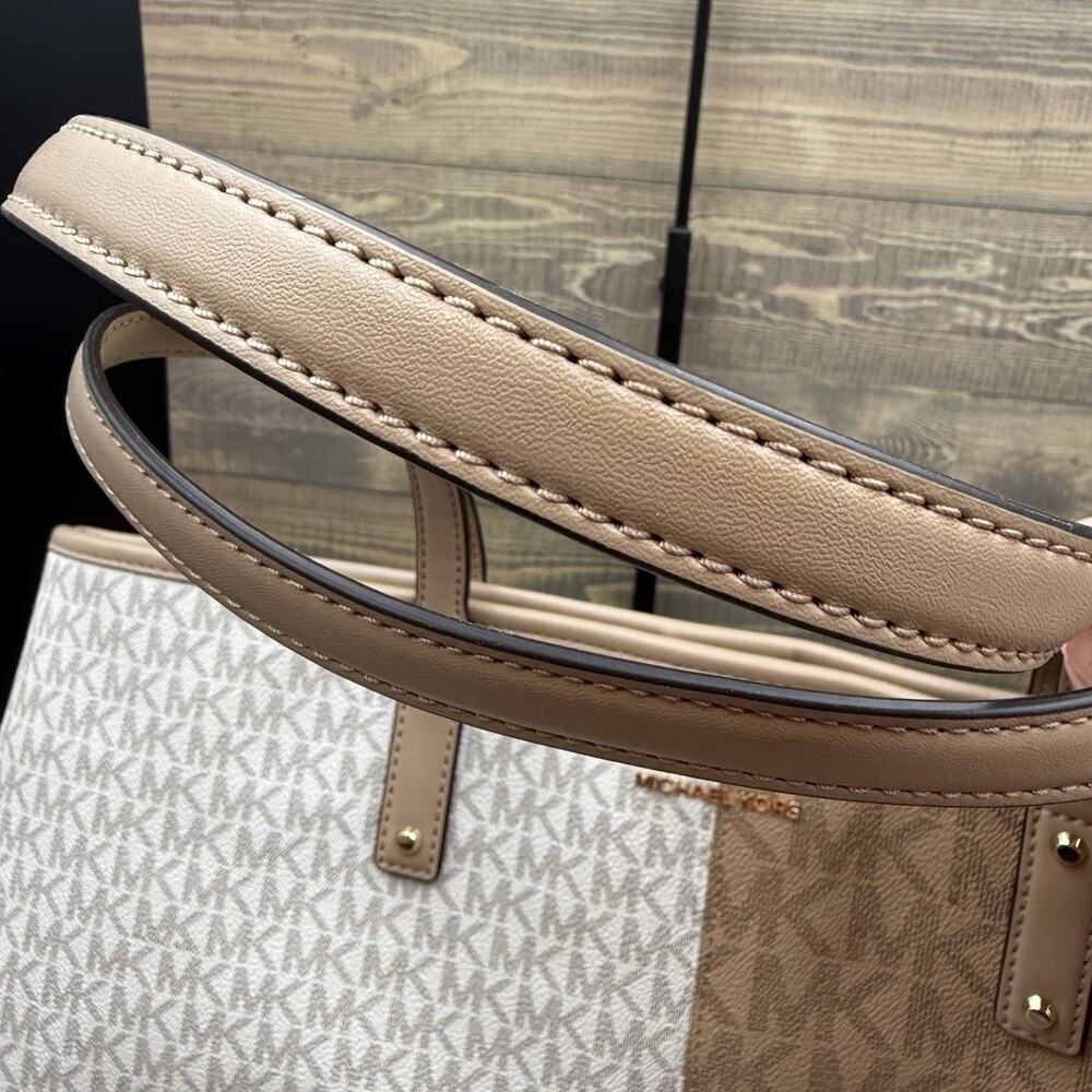 Michael Kors Carter Signature Large Open Tote Bag Purse Vanilla and Tan Multi - Picture 7 of 12